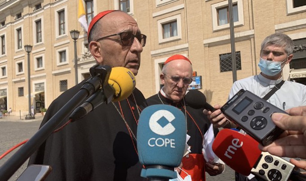 Francisco anima a la Iglesia española a seguir acompañando a enfermos, trabajadores e inmigrantes