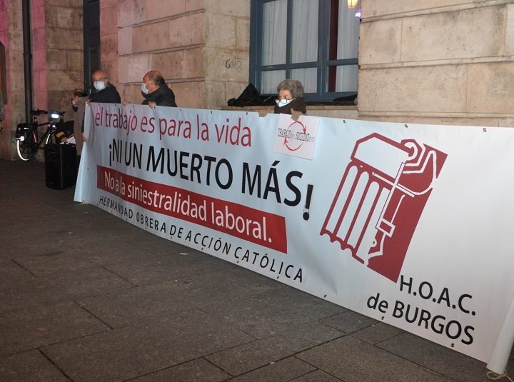 Concentración en Miranda de Ebro en memoria de los pescadores del “Vila de Pitanxo”