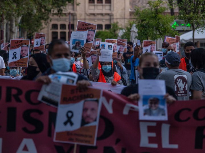¡Las vidas de las personas migrantes importan! STOP racismo en la Región de Murcia