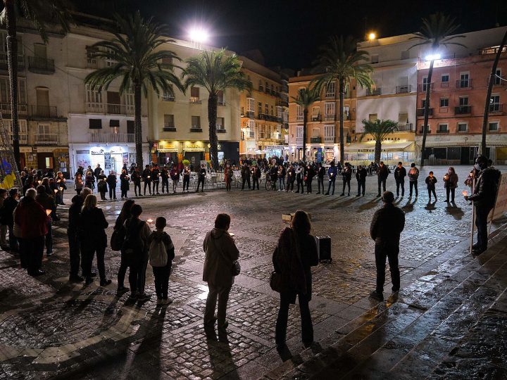 Círculos de silencio en Mondoñedo-Ferrol “Por el fin de la guerra”