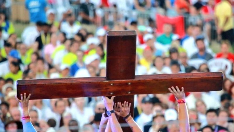 El papa Francisco destaca la Iglesia como “pueblo sencillo y humilde” que es “infalible” y transmite la fe en “dialecto femenino”