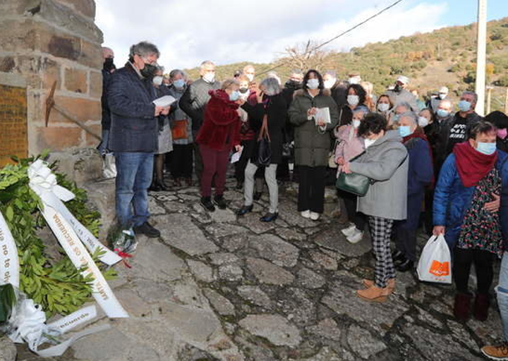 Homenaje a los mineros muertos en el campo de honor del trabajo Santa Marina de Torre