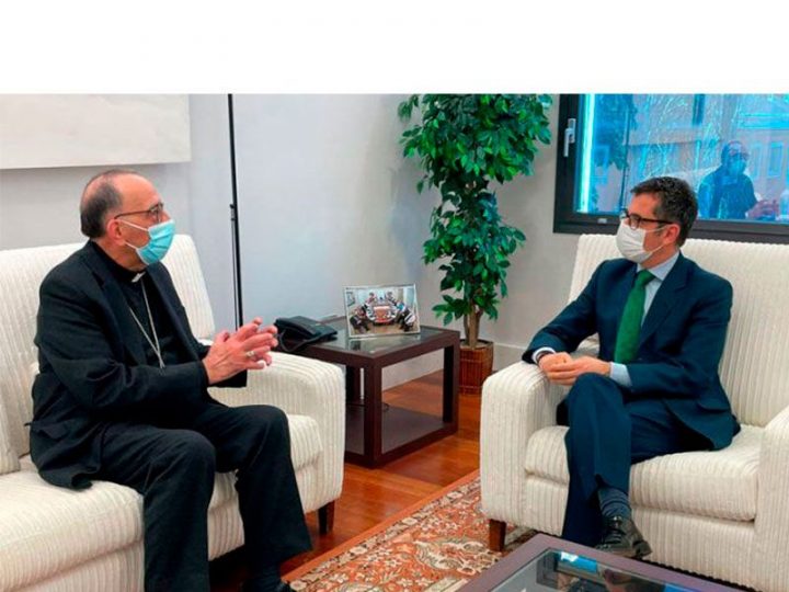 Omella traslada al Gobierno la preocupación de la Iglesia por los colectivos más vulnerables