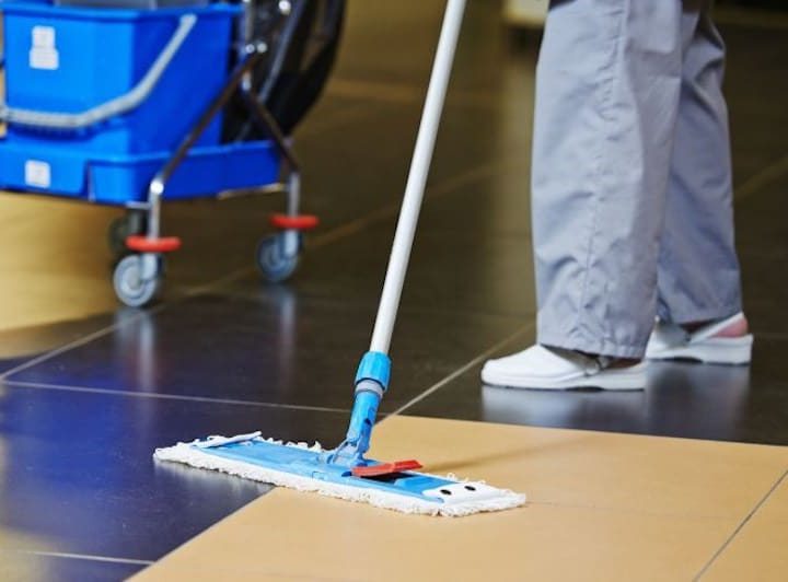 Trabajo decente para las trabajadoras del sector de la limpieza