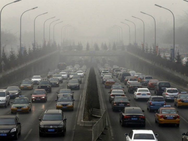 Entidades ecologistas, sindicales y sociales reclaman al Gobierno “objetivos concretos de descarbonización del transporte”