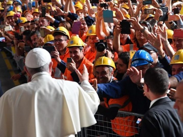 El papa Francisco hace un llamamiento a garantizar condiciones laborales seguras y dignas