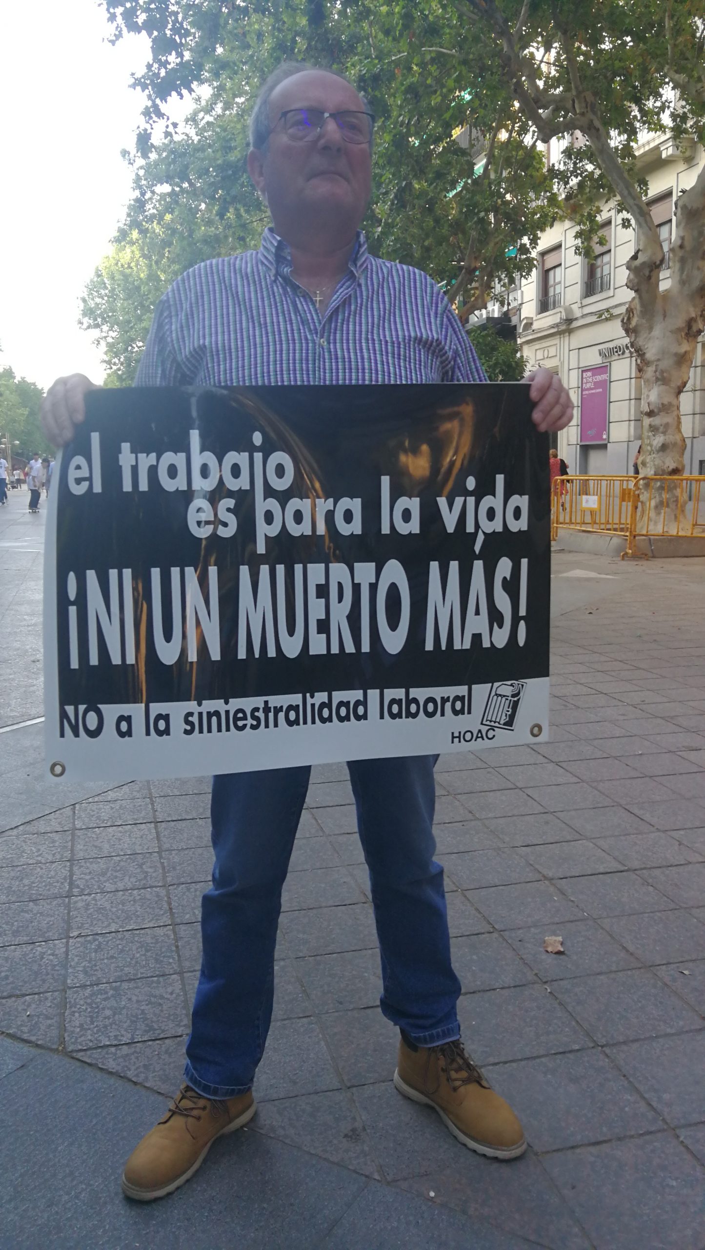 Concentración por los dos trabajadores muertos en Madrid