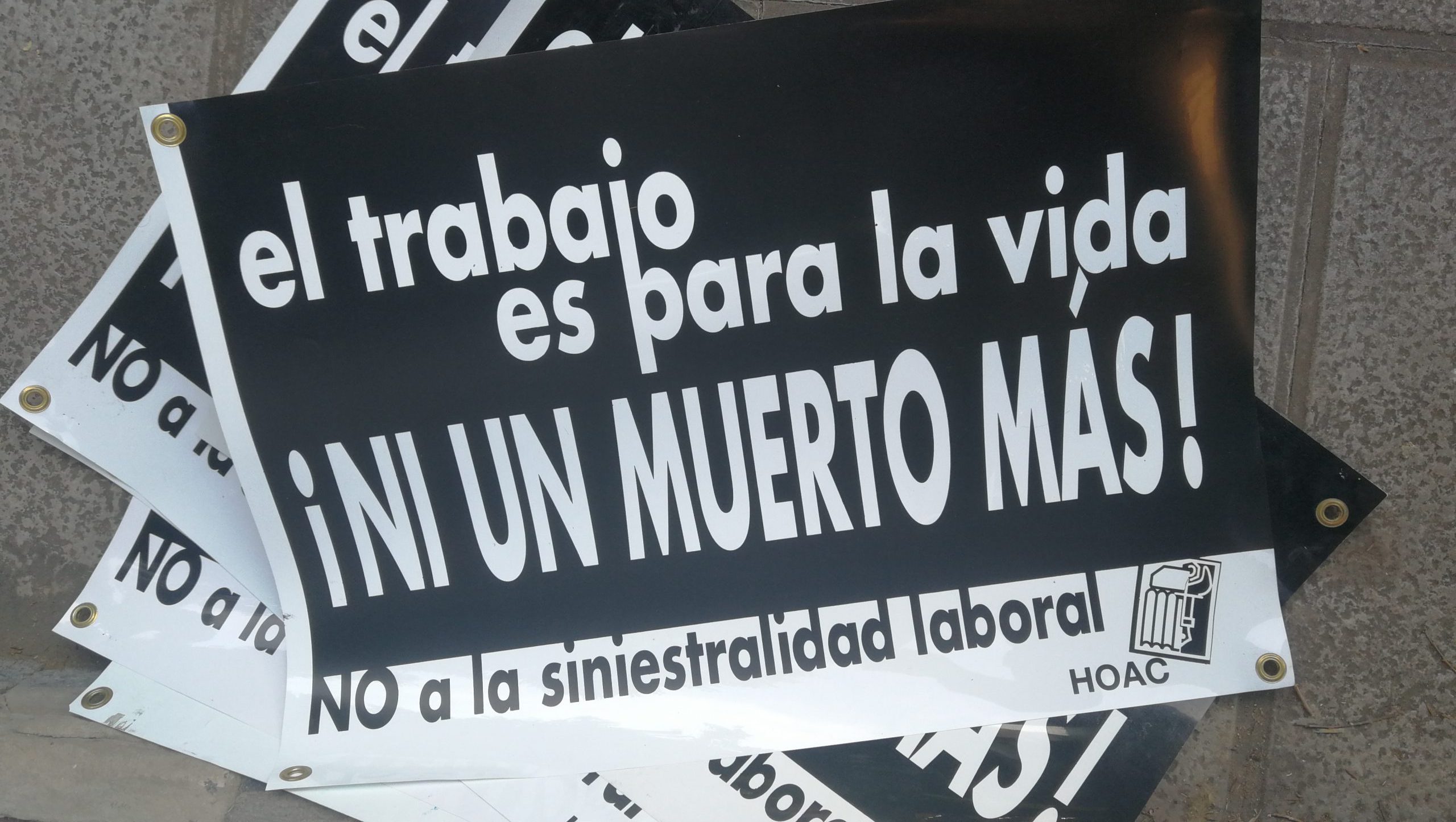 Gesto público contra la siniestralidad laboral en Bilbao