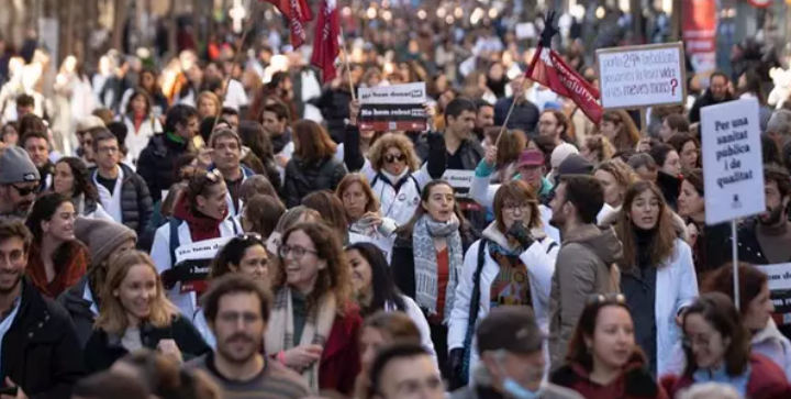 Sindicatos de Educación y Sanidad reclaman al Gobierno de Catalunya recuperar condiciones laborales y mejorar la dotación pública