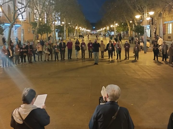 Un Círculo de Silencio en Córdoba pide trabajo digno para las mujeres migrantes