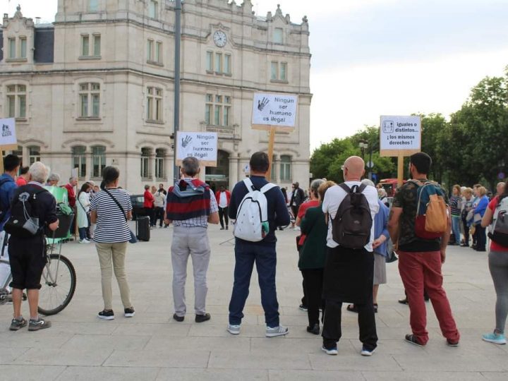 El Círculo de Silencio en Burgos reclama trabajo decente para las personas migrantes