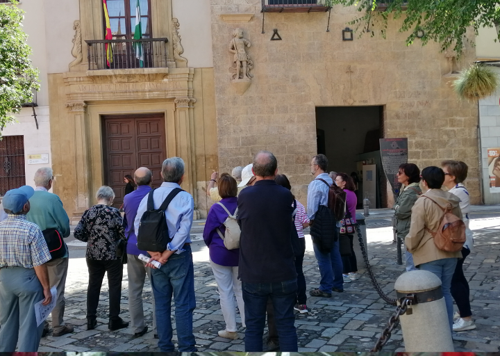 Andando en comunión por los barrios de Granada