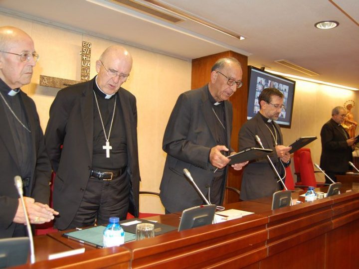 El cardenal Omella pide abordar prioritariamente una agenda de temas sociolaborales