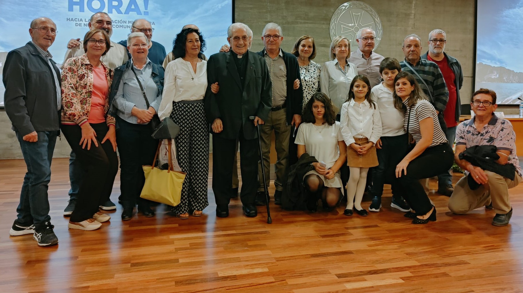 La Iglesia de Orihuela-Alicante reconoce el servicio pastoral de Javier Montesinos, militante de la HOAC, con la insignia “Pro Ecclesia Diocesana”