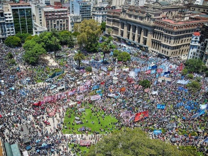 El movimiento obrero argentino se moviliza contra el decreto de Milei y en defensa de los derechos sociolaborales