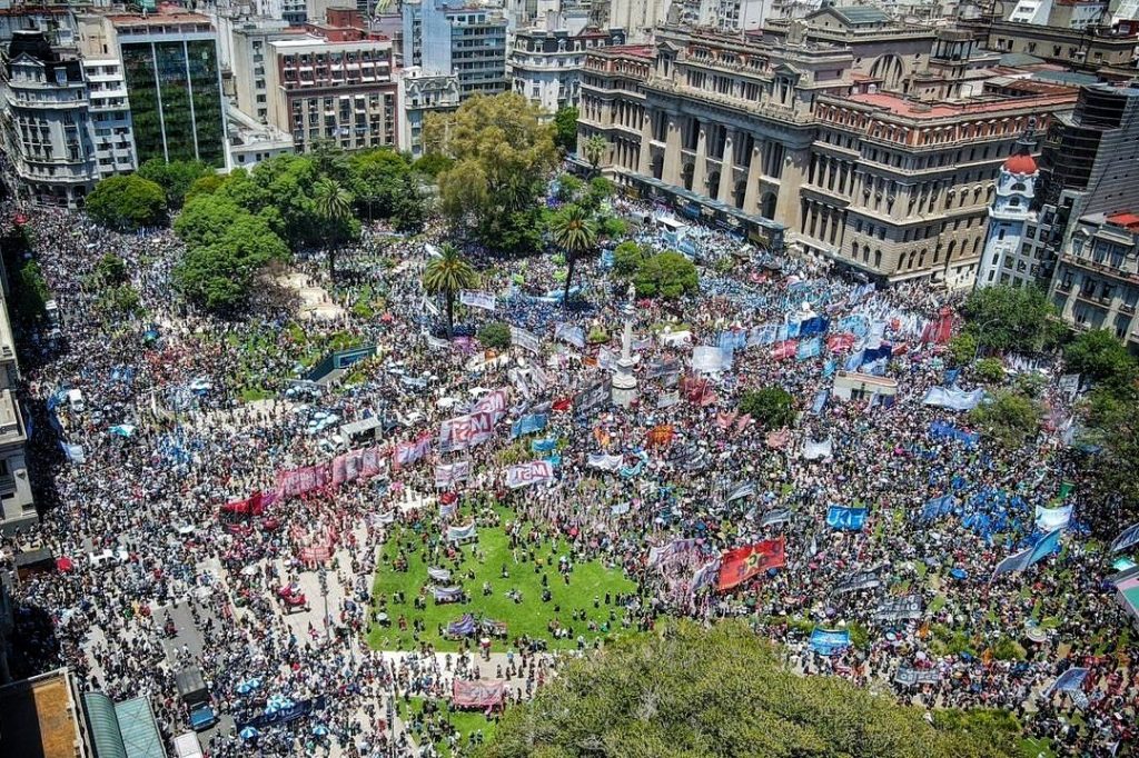 Los trabajadores argentinos se enfrentan al mayor golpe a sus derechos desde la dictadura militar