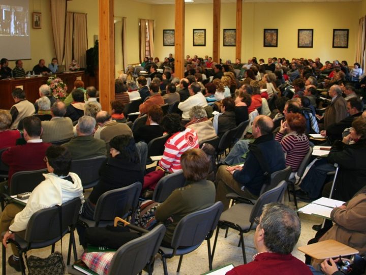 La pastoral del trabajo de la Iglesia de Andalucía reúne a movimientos sociales para escuchar y “caminar juntos”