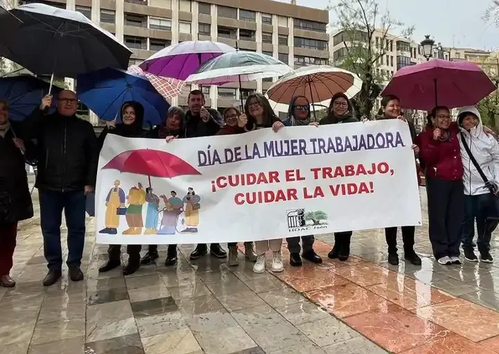 Trabajadoras del hogar marchan por Granada por un empleo decente que cuide la vida