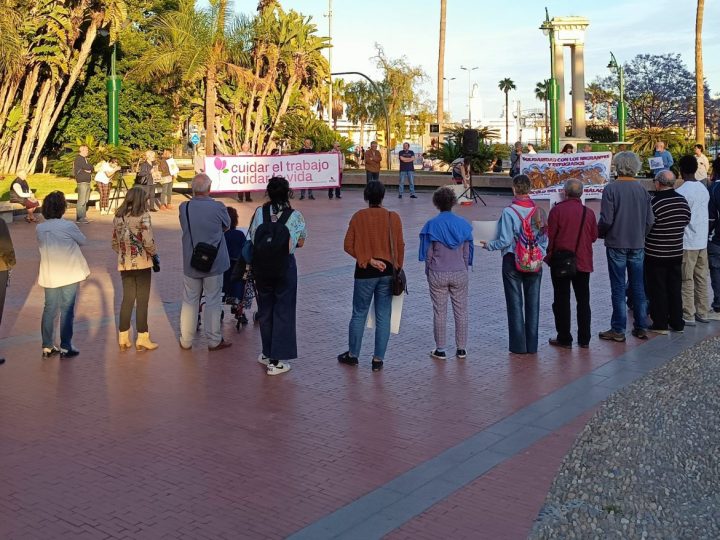 El circulo de silencio de Málaga visibiliza que el Gobierno deniega el arraigo laboral a los solicitantes de asilo