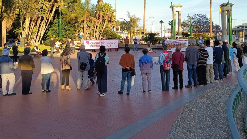 El circulo de silencio de Málaga visibiliza que el Gobierno deniega el arraigo laboral a los solicitantes de asilo