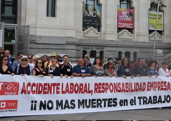 Los sindicatos piden tomar medidas tras las tres muertes en accidente de trabajo de la semana pasada en Madrid